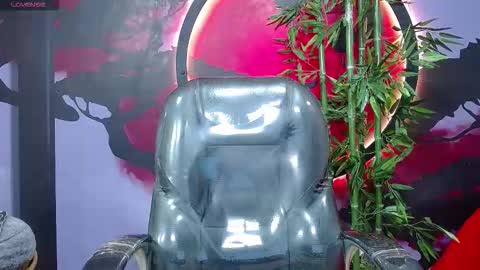 Snapshot of king_voy chatting on 11-25-25, 09:04 king voy online show from 11-25-25, 09:04