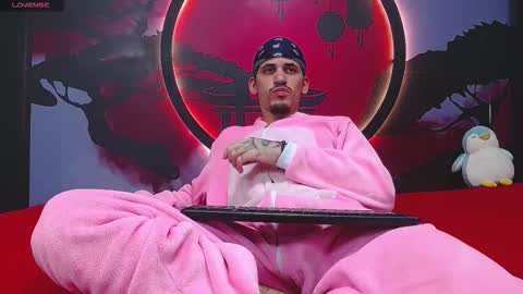 Snapshot of king_voy chatting on 12-03-25, 08:40 king voy online show from 12-03-25, 08:40