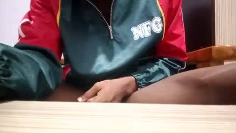 Snapshot of kingemizzy chatting on 06-22-26, 12:13 kingemizzy online show from 06-22-26, 12:13