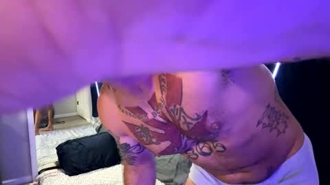 Emul King online show from 10-27-25, 07:40