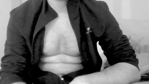 kingindisguise69 online show from 02-15-25, 05:07