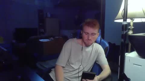 Snapshot of kingoffootfetish chatting on 12-05-24, 06:43 Master King Tommy online show from 12-05-24, 06:43