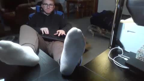 Snapshot of kingoffootfetish chatting on 12-16-24, 09:31 Master King Tommy online show from 12-16-24, 09:31