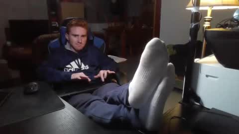 Snapshot of kingoffootfetish chatting on 01-09-25, 08:13 Master King Tommy online show from 01-09-25, 08:13