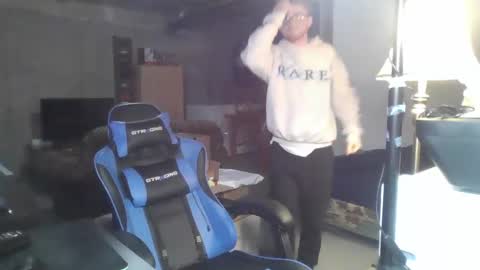 Snapshot of kingoffootfetish chatting on 01-14-25, 07:17 Master King Tommy online show from 01-14-25, 07:17