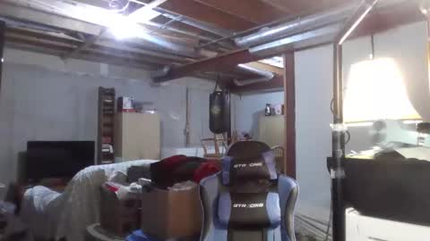 Snapshot of kingoffootfetish chatting on 01-27-25, 07:24 Master King Tommy online show from 01-27-25, 07:24