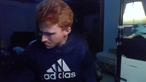 Snapshot of kingoffootfetish chatting on 01-27-25, 10:49 Master King Tommy online show from 01-27-25, 10:49