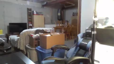 Snapshot of kingoffootfetish chatting on 01-28-25, 10:12 Master King Tommy online show from 01-28-25, 10:12