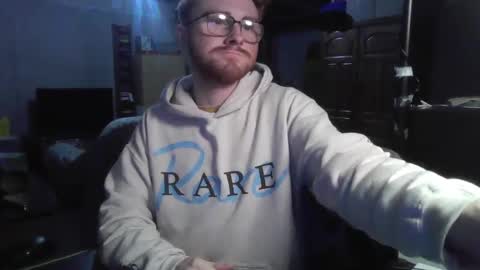 Snapshot of kingoffootfetish chatting on 02-22-25, 08:18 Master King Tommy online show from 02-22-25, 08:18