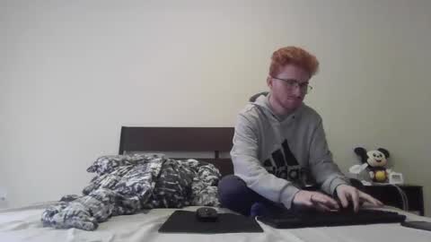 Snapshot of kingoffootfetish chatting on 03-12-25, 03:40 Master King Tommy online show from 03-12-25, 03:40