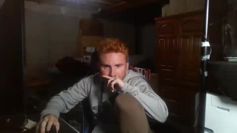 Snapshot of kingoffootfetish chatting on 09-17-25, 07:21 Master King Tommy online show from 09-17-25, 07:21