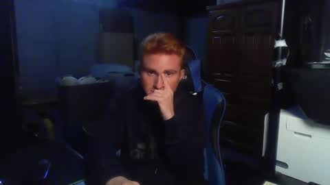 Snapshot of kingoffootfetish chatting on 09-19-25, 05:31 Master King Tommy online show from 09-19-25, 05:31