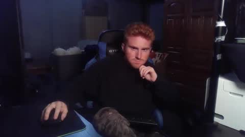 Snapshot of kingoffootfetish chatting on 09-25-25, 12:14 Master King Tommy online show from 09-25-25, 12:14