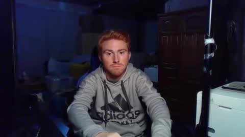 Snapshot of kingoffootfetish chatting on 10-18-25, 08:26 Master King Tommy online show from 10-18-25, 08:26