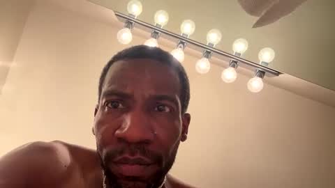 Snapshot of kingslimfresh chatting on 02-15-25, 12:54 kingslimfresh online show from 02-15-25, 12:54