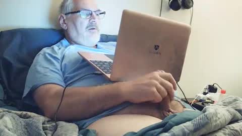 kingtongue10 online show from 10-04-25, 11:41