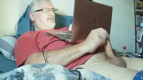 kingtongue10 online show from 11-04-25, 06:29