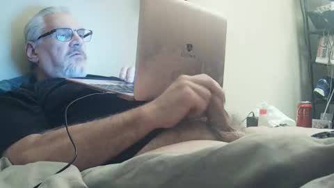 kingtongue10 online show from 12-03-25, 01:57