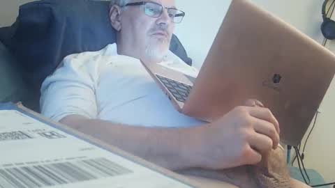 kingtongue10 online show from 01-06-26, 10:23