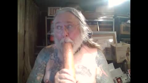 Snapshot of kinktattoos1369 chatting on 12-15-24, 05:23 kinktattoos6969 online show from 12-15-24, 05:23