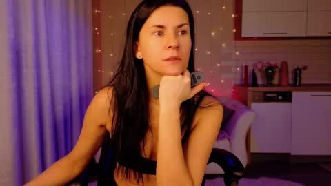 Snapshot of kinky_courtney chatting on 02-24-25, 12:09 Courtney online show from 02-24-25, 12:09