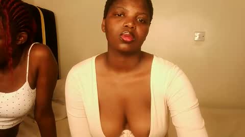 Lola online show from 10-05-25, 02:48