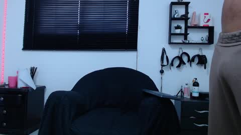 Snapshot of kinkyallisonsub chatting on 01-23-25, 03:22 Allison  Diego online show from 01-23-25, 03:22