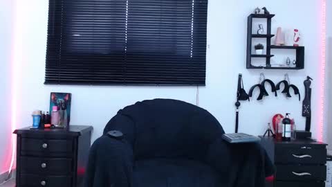 Snapshot of kinkyallisonsub chatting on 02-10-25, 02:48 Allison  Diego online show from 02-10-25, 02:48