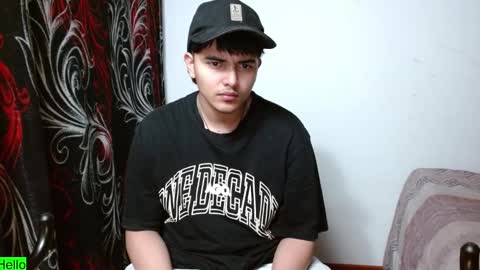 Snapshot of kinkybabies_ chatting on 02-11-25, 02:46 Mercury online show from 02-11-25, 02:46