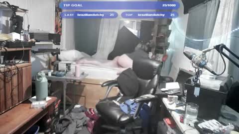 Kinky Cassie online show from 10-26-25, 12:49