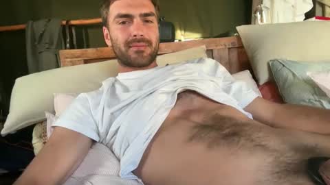 M online show from 11-11-25, 03:01