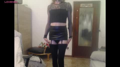 Snapshot of kinkyerikat chatting on 10-02-25, 11:12 Anya online show from 10-02-25, 11:12