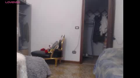 Snapshot of kinkyerikat chatting on 10-19-25, 11:38 Anya online show from 10-19-25, 11:38