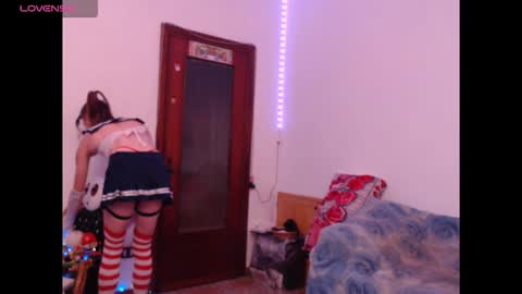 Snapshot of kinkyerikat chatting on 10-31-25, 01:28 Anya online show from 10-31-25, 01:28