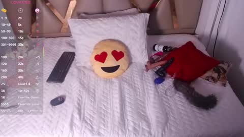 Snapshot of kinkyhousewifee_ chatting on 02-11-25, 02:46 MISS RYN  online show from 02-11-25, 02:46
