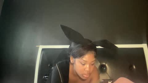 Snapshot of kinkykittee chatting on 01-26-25, 03:58 Bunniii online show from 01-26-25, 03:58