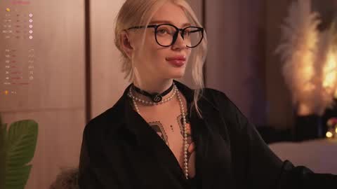 kinkylina_ online show from 02-28-25, 12:52