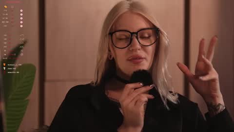 kinkylina_ online show from 02-28-25, 07:03