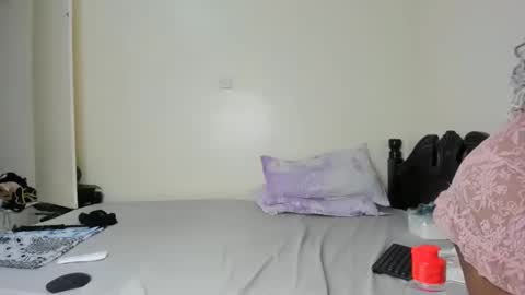 Snapshot of kinkylyla chatting on 01-04-25, 07:02 Kinky online show from 01-04-25, 07:02