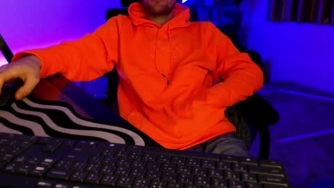 Snapshot of kinkypumpkin chatting on 01-11-25, 01:32 Kenny online show from 01-11-25, 01:32