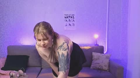 Snapshot of kira_citro chatting on 01-11-25, 12:12 Kira  NEXT STREAM December 4 5pm CET  11am EST online show from 01-11-25, 12:12