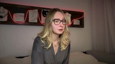 Snapshot of kira_dea_ chatting on 11-15-25, 09:43 Kira Dea online show from 11-15-25, 09:43