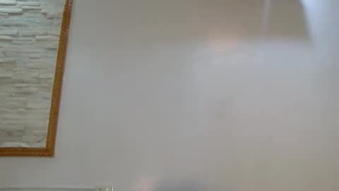 Snapshot of kira_willer chatting on 09-18-25, 01:40 KIRA online show from 09-18-25, 01:40