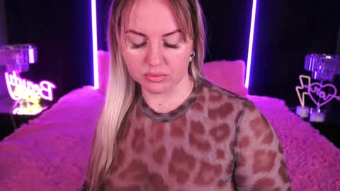 Kira online show from 02-05-25, 02:29