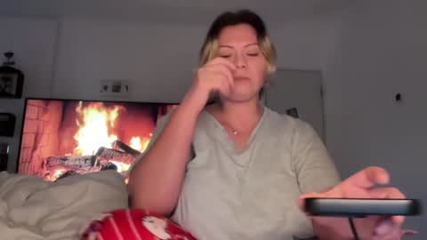 KiraDivine online show from 11-30-25, 02:10