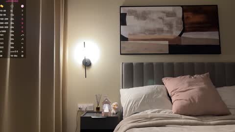 Snapshot of kiramystery chatting on 01-28-25, 01:49 Kira online show from 01-28-25, 01:49