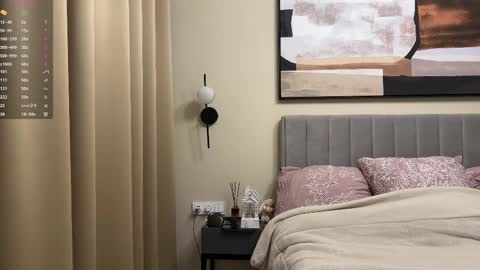 Snapshot of kiramystery chatting on 02-14-25, 12:47 Kira online show from 02-14-25, 12:47