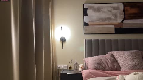 Snapshot of kiramystery chatting on 02-20-25, 01:30 Kira online show from 02-20-25, 01:30