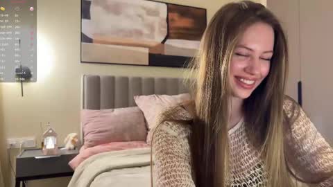 Snapshot of kiramystery chatting on 02-21-25, 01:00 Kira online show from 02-21-25, 01:00