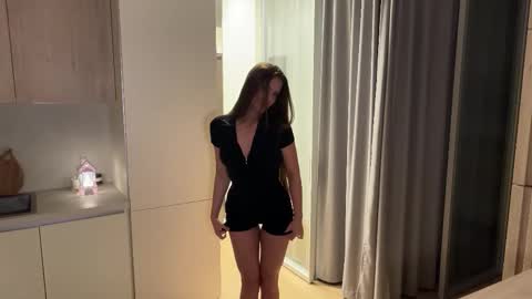 Snapshot of kiramystery chatting on 09-13-25, 05:02 Kira online show from 09-13-25, 05:02